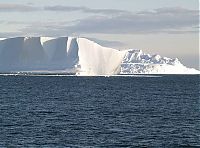 World & Travel: iceberg