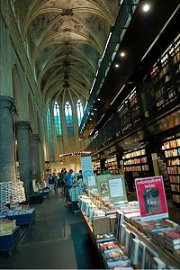 World & Travel: Bookshop in the Dominican church, Maastricht, Netherlands