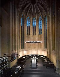 World & Travel: Bookshop in the Dominican church, Maastricht, Netherlands