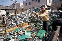 World & Travel: Computers cemetery, China