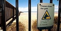 World & Travel: The longest fence in the world, 5614 km, Australia