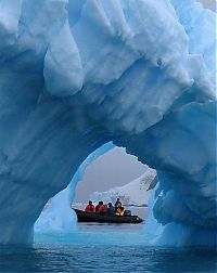 World & Travel: iceberg