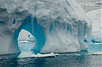 World & Travel: iceberg