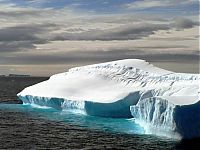 World & Travel: iceberg