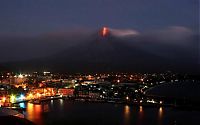 World & Travel: Volcanic eruption in the Philippines