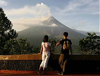 World & Travel: Volcanic eruption in the Philippines