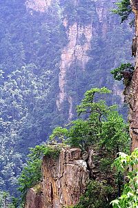 World & Travel: Zhangjiajie National Park, Ulinyuanya peak, Dayong town, Mt. Kunlun, Village of Yellow Lion, China