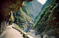 World & Travel: dangerous roads around the world