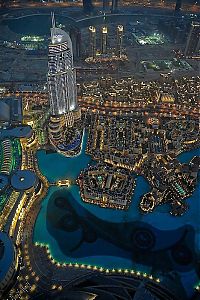 World & Travel: Burj Khalifa, Burj Dubai, skyscraper  in Dubai, United Arab Emirates