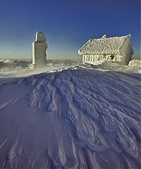 World & Travel: Meteorological station, Krkonoše Giant Mountains, Sněžka, Czech Republic