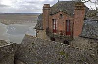 World & Travel: city castle by the sea