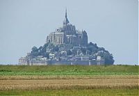 World & Travel: city castle by the sea