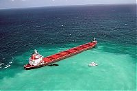 World & Travel: Stranded ship, Great Barrier Reef, Coral Sea, Queensland, Australia