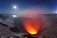 World & Travel: volcanoes around the world