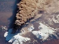 World & Travel: volcanoes around the world