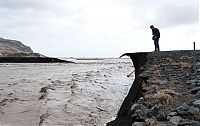 World & Travel: The Eruption of Eyjafjallajökull volcano, Skógar, Mýrdalsjökull, Iceland