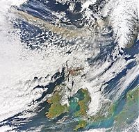 World & Travel: The Eruption of Eyjafjallajökull volcano, Skógar, Mýrdalsjökull, Iceland