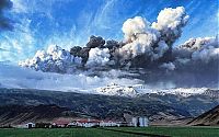 World & Travel: The Eruption of Eyjafjallajökull volcano, Skógar, Mýrdalsjökull, Iceland