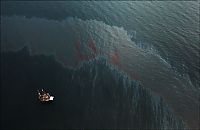 World & Travel: Deepwater Horizon in flames