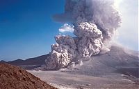 World & Travel: Mount St. Helens, Eruption in 1980