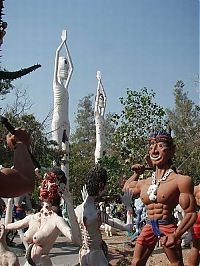 World & Travel: Wat Chaiya Phum Phithak, Thailand