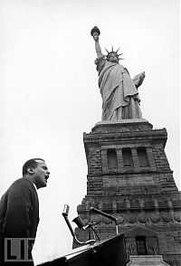 World & Travel: History: Statue of Liberty