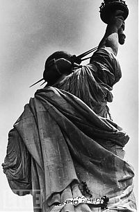 World & Travel: History: Statue of Liberty