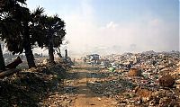 World & Travel: Living at dump, Phnom Penh, Cambodia