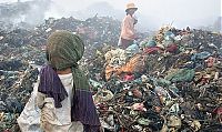 World & Travel: Living at dump, Phnom Penh, Cambodia