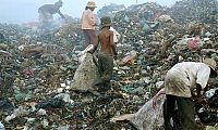 World & Travel: Living at dump, Phnom Penh, Cambodia