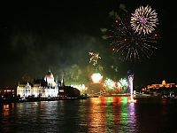 World & Travel: fireworks around the world