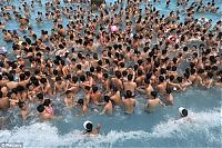 World & Travel: Overcrowded beach, China