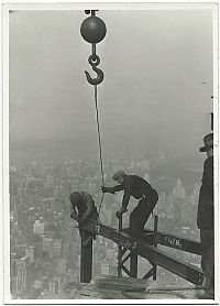 World & Travel: History: Construction of Empire State Building