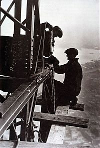 World & Travel: History: Construction of Empire State Building