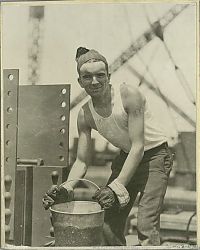 World & Travel: History: Construction of Empire State Building