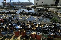 World & Travel: Dalian harbour oil pipelines exploded, China