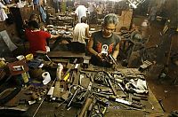 World & Travel: Gun making industry, Danao, Philippines