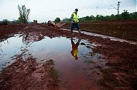 Trek.Today search results: Red sludge alumina factory reservoir pollutes villages, Hungary