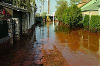 Trek.Today search results: Red sludge alumina factory reservoir pollutes villages, Hungary