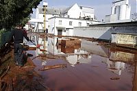 Trek.Today search results: Red sludge alumina factory reservoir pollutes villages, Hungary