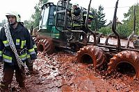 World & Travel: Red sludge alumina factory reservoir pollutes villages, Hungary