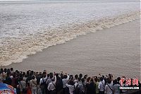 World & Travel: World's largest tidal bore, Qiantang River, China