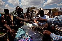 World & Travel: Rat catchers, Madamba, Mozambique