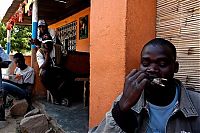 World & Travel: Rat catchers, Madamba, Mozambique