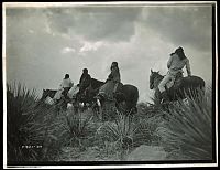 World & Travel: History: The North American Indian by Edward S. Curtis