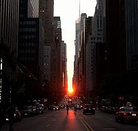 World & Travel: Manhattanhenge, Manhattan Solstice, New York City, United States