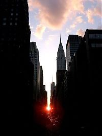 World & Travel: Manhattanhenge, Manhattan Solstice, New York City, United States