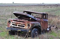 World & Travel: History: Golan Heights military wrecks