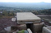 World & Travel: History: Golan Heights military wrecks