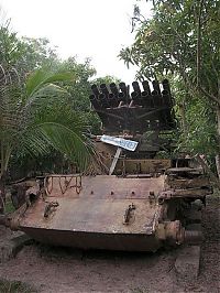 World & Travel: War museum, Cambodia